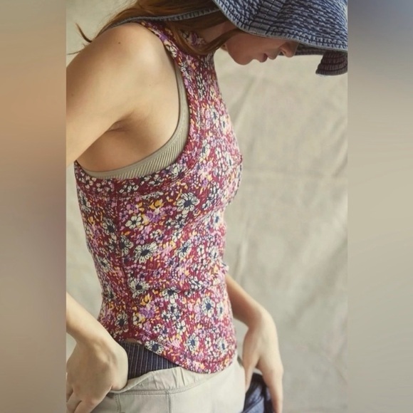 Mod Retro NWOT Free People Wishful Floral Printed Ribbed Tank in Mulberry S - Picture 2 of 9